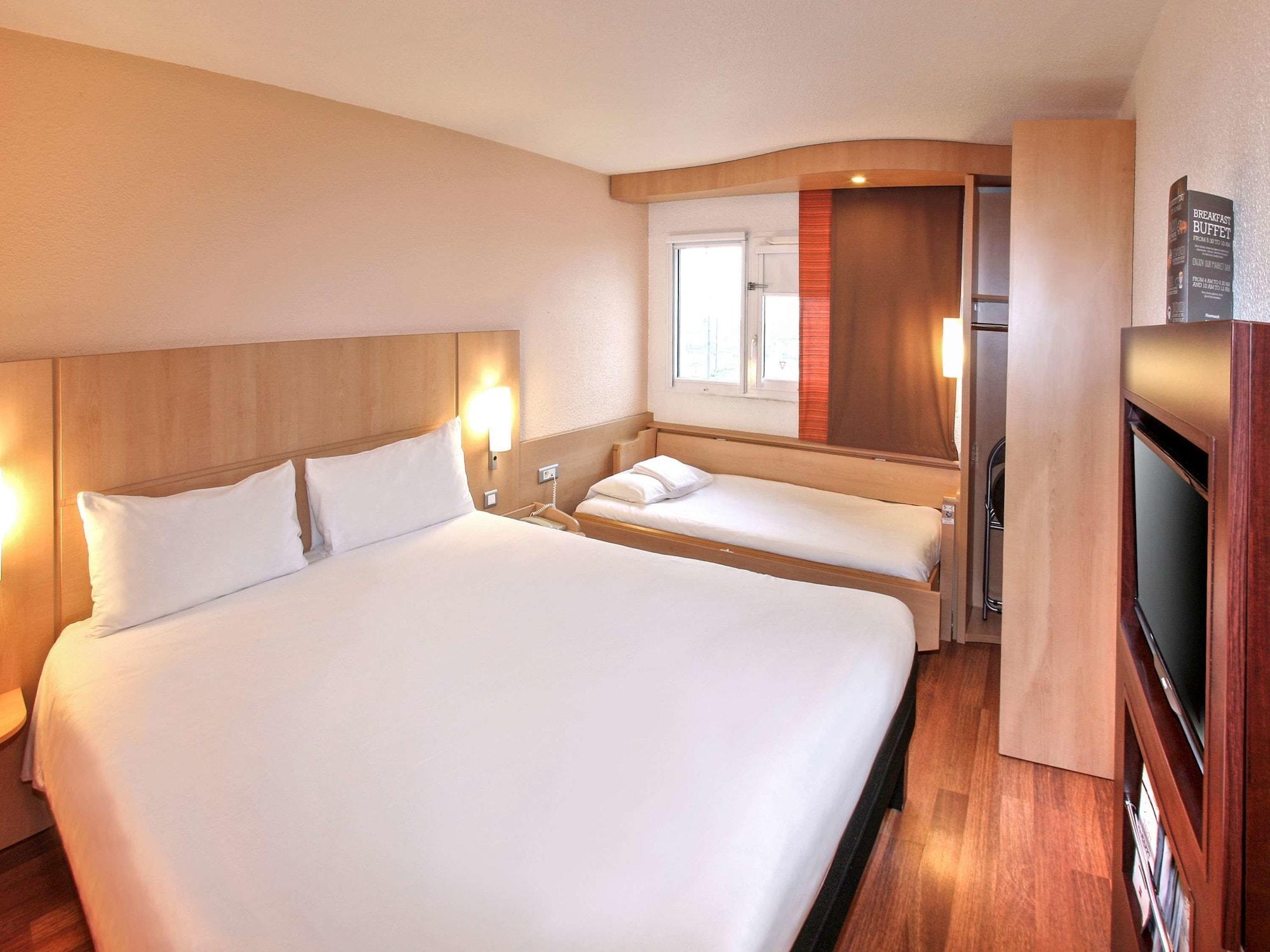 Ibis Poitiers Sud Exterior foto