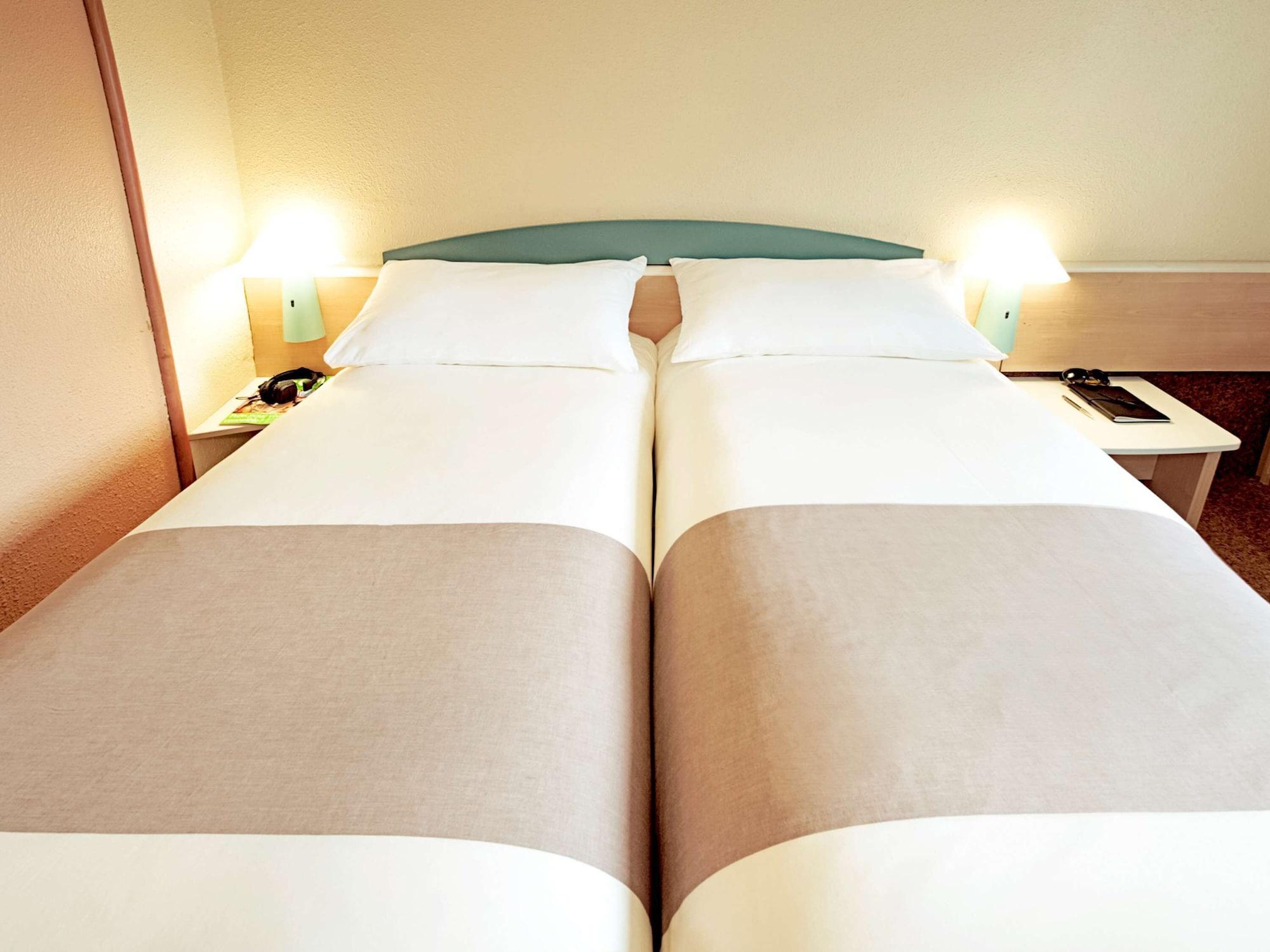 Ibis Poitiers Sud Exterior foto