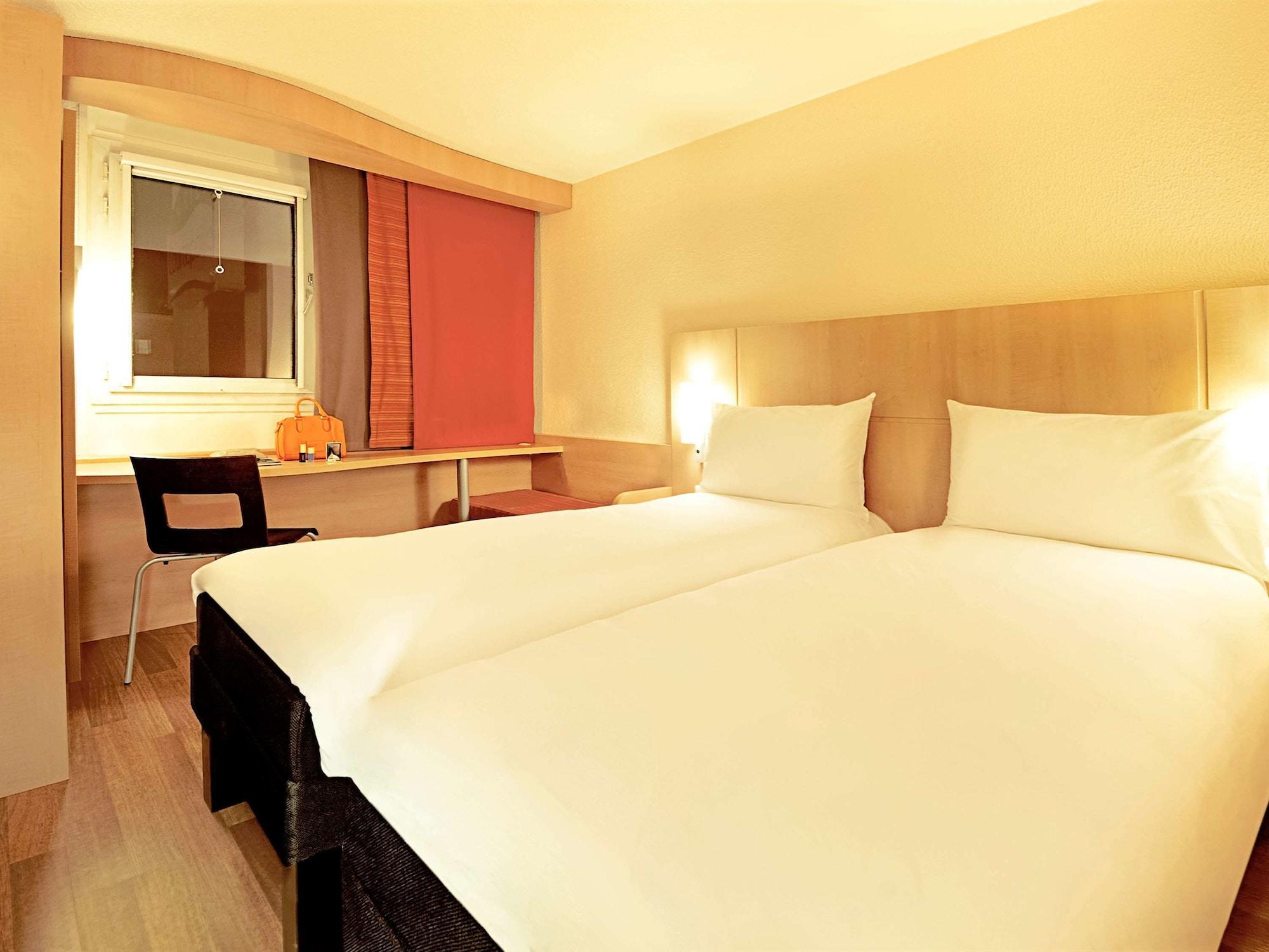 Ibis Poitiers Sud Exterior foto