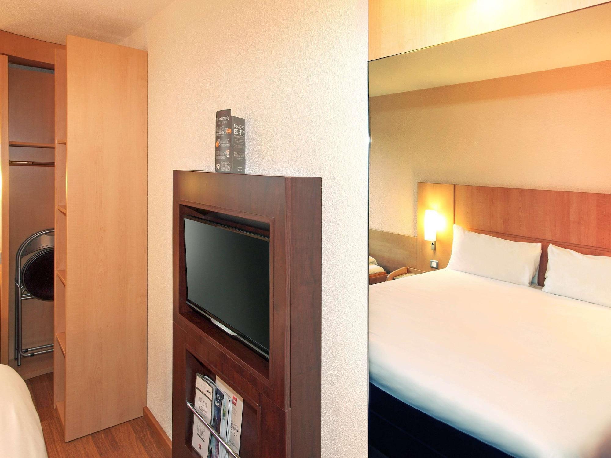 Ibis Poitiers Sud Exterior foto
