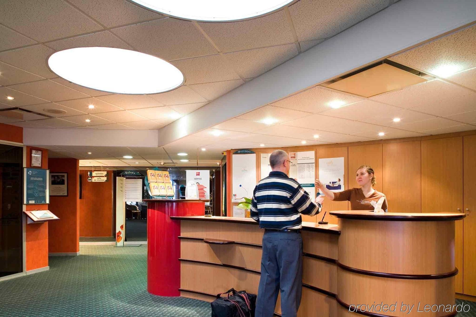 Ibis Poitiers Sud Exterior foto