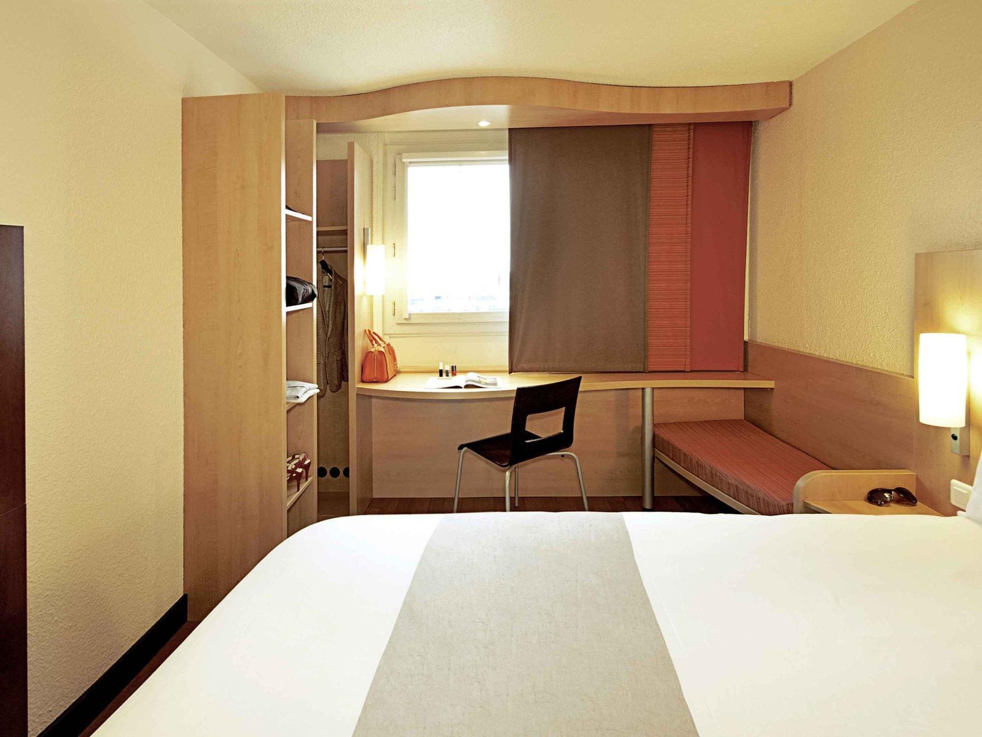 Ibis Poitiers Sud Exterior foto